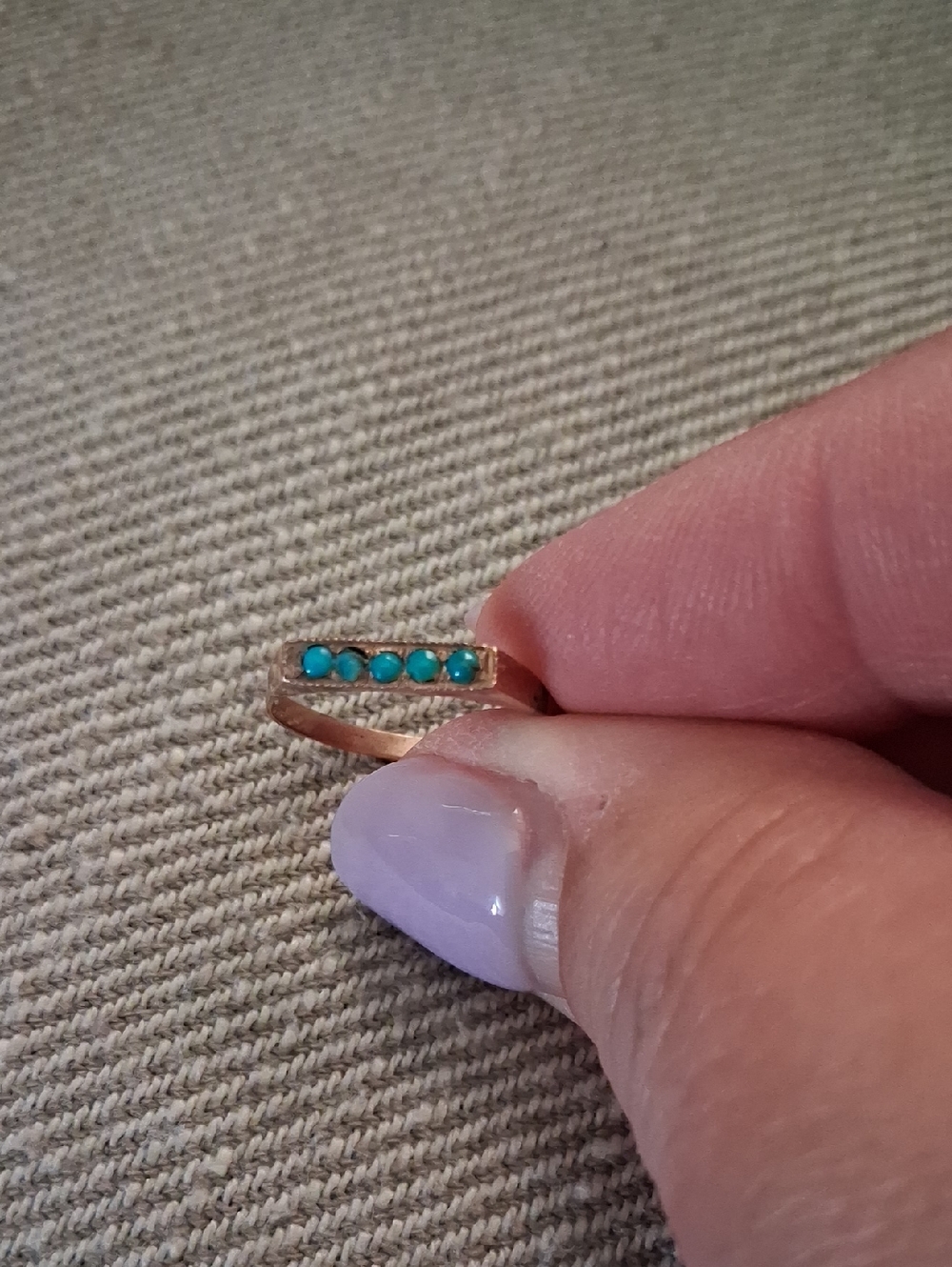 Delicate Vintage Turquoise Stone Bar Ring - Gold Tone